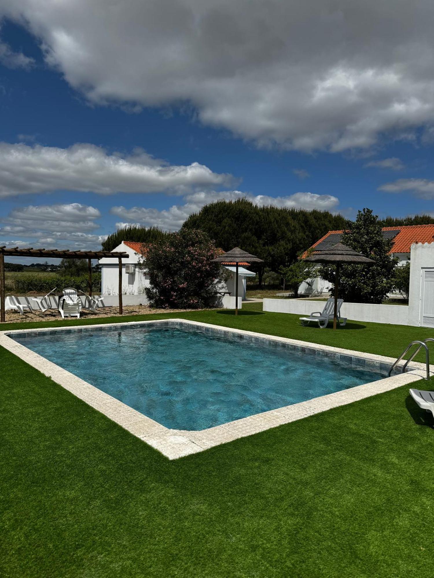 Na Quinta- Alojamento Rural Com Piscina De Agua Salgada Poceirao ภายนอก รูปภาพ